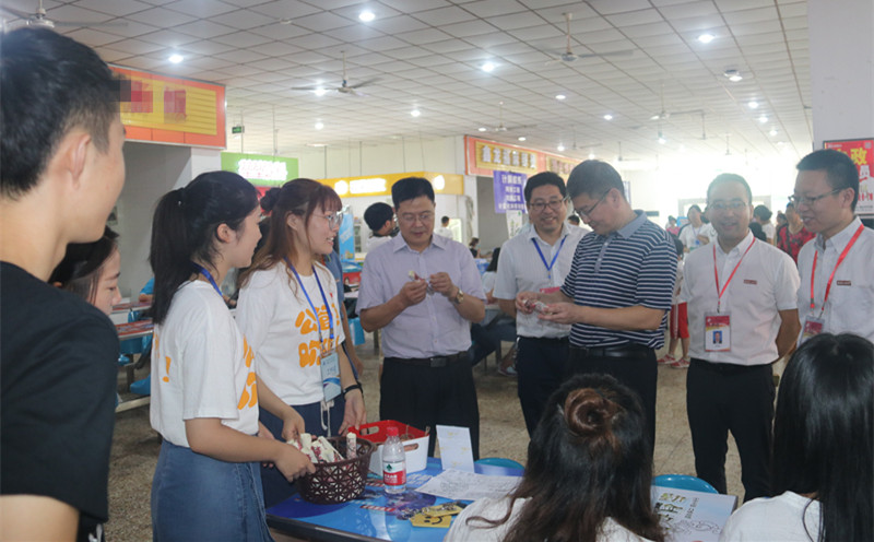 2上午领导现场 丁嘉杰_副本.jpg 2上午领导现场 丁嘉杰_副本.jpg